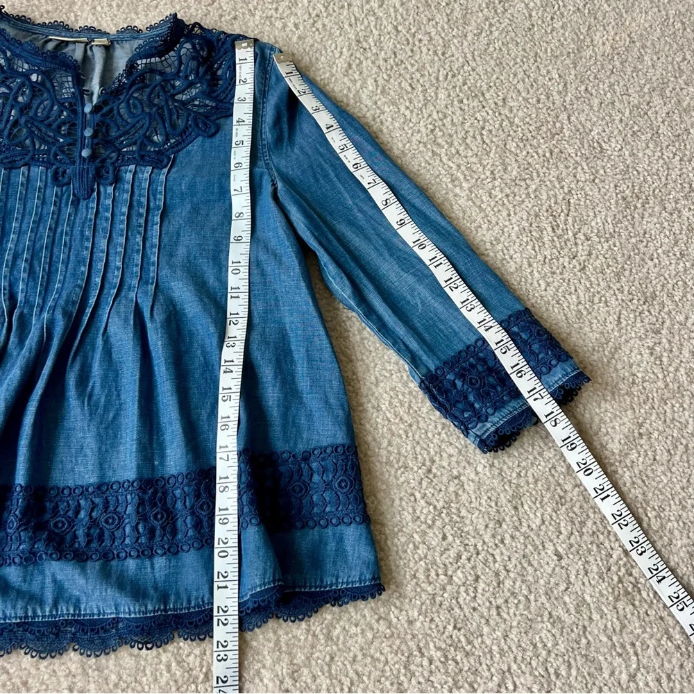 ANTHROPOLOGIE HOLDING HORSES Perra Chambray Lace Swing Top—SZ. 6